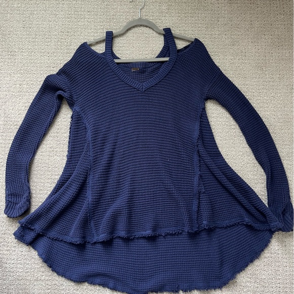 Free People - Oversized Cold Shoulder Waffle Blue Sweater - Picture 4 of 4